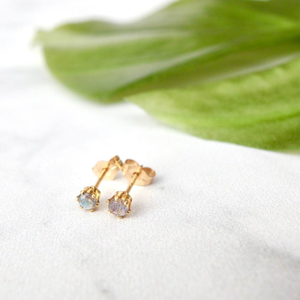 3mm labradorite stud earrings 14k GF - Picture 3 of 11